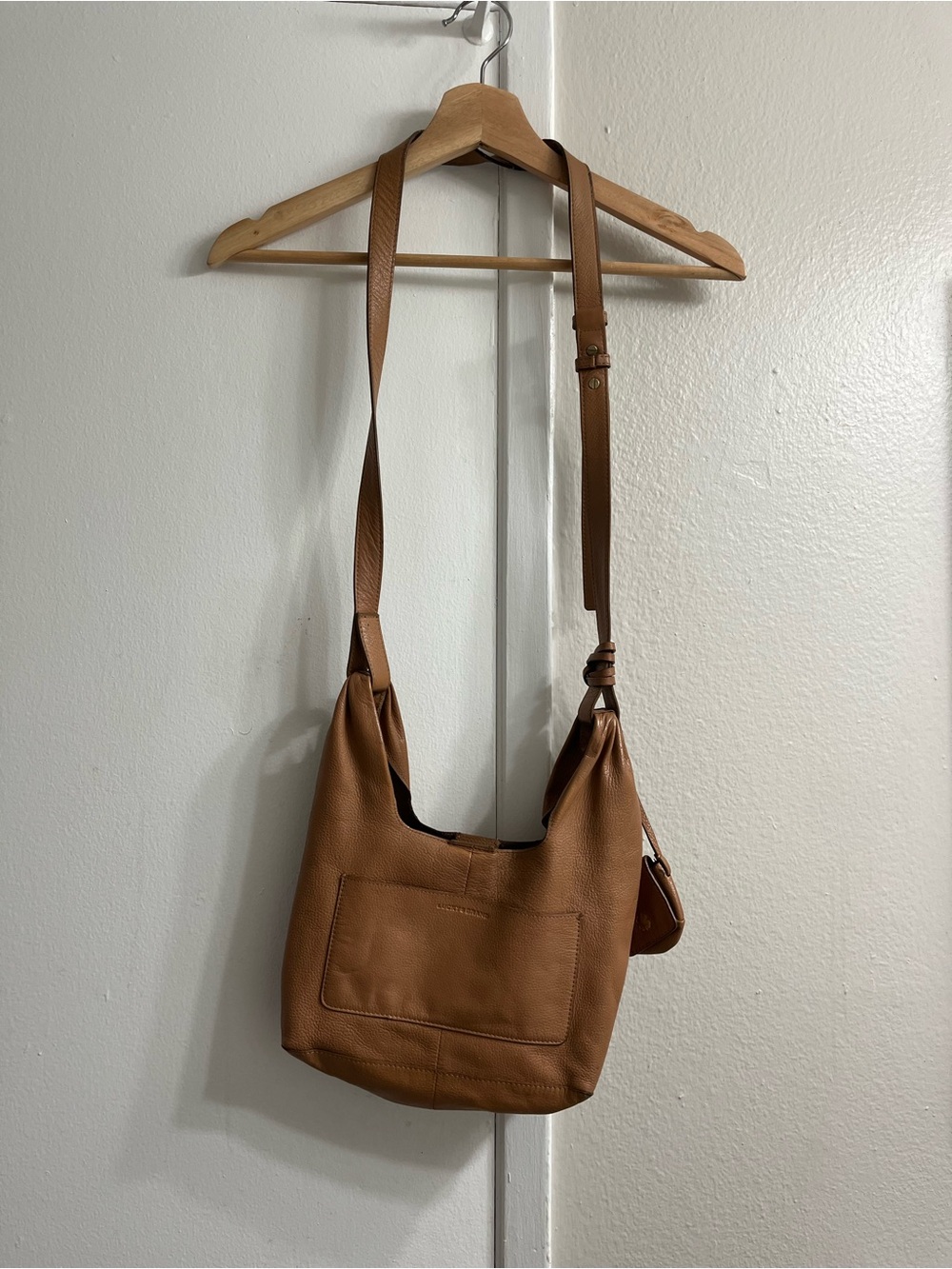 100% genuine leather Classic Tan Leather Shoulder Bag